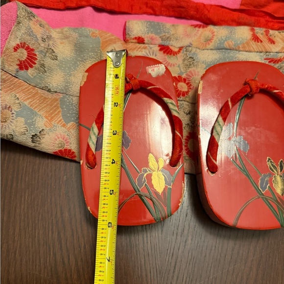 Rare Vintage 1920’s Child’s Kimono and Wooden Sandals - Picture 14 of 14